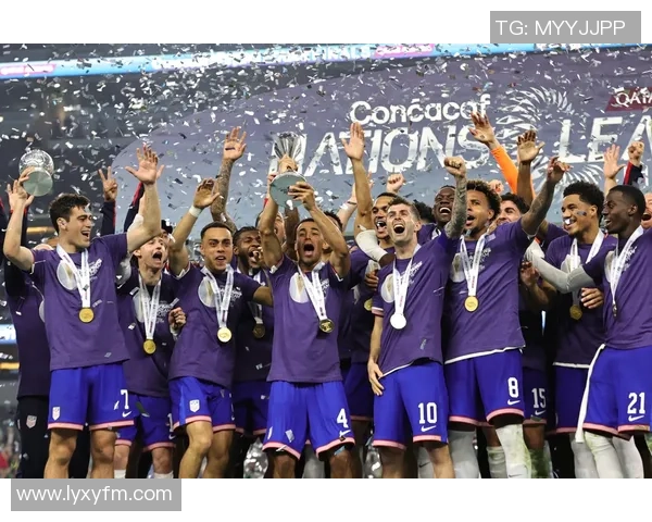 德甲焦点战：里昂与皇马激战成平局红牌事件引发全场热议与十大精彩进球回顾