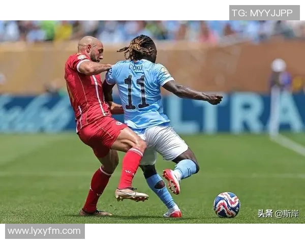 德甲激战：里昂大胜曼城6比2全场沸腾瞬间回顾