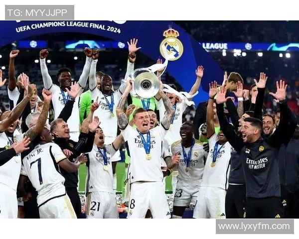 欧冠经典对决皇马逆转曼联全场沸腾转会传闻再起波澜