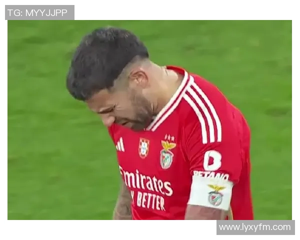 欧联杯莱比锡大胜里昂乌龙球引发全场狂欢与转会传闻热议