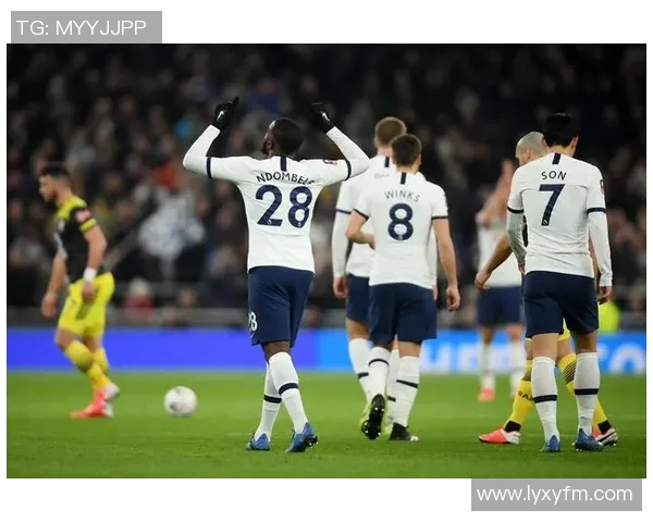 足总杯精彩对决拜仁狂胜热刺6比2引发全场震动