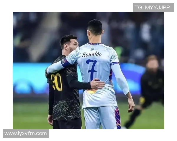 中超激战巴黎圣日耳曼凭乌龙球险胜巴萨引发争议判罚热议