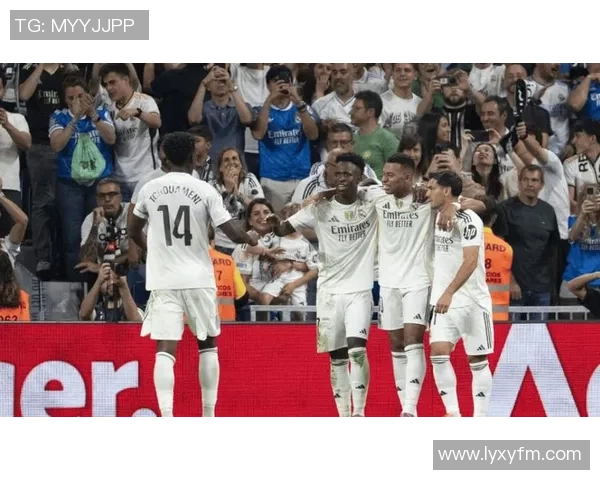 世界杯激战那不勒斯与皇马握手言和绝杀瞬间点燃全场激情