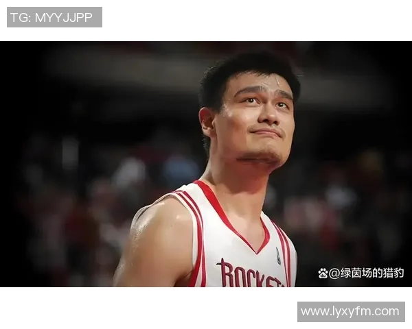 姚明私人教练揭秘：如何塑造篮球巨星的完美身姿与技术技巧