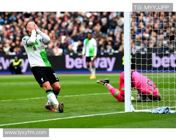 巴黎圣日耳曼惊险逆转里昂友谊赛补时绝杀引发全场狂欢