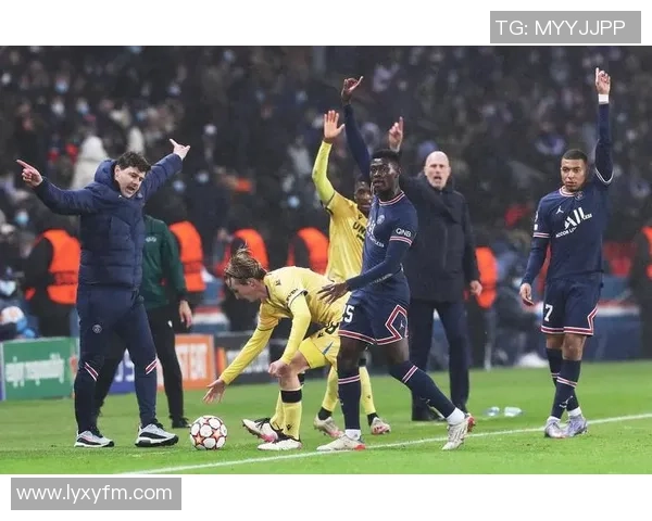 欧冠焦点战里昂与巴黎圣日耳曼战平红牌争议引发全场热议 欧冠焦点战里昂与巴黎圣日耳曼战平红牌争议引发全场热议