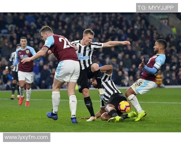 英超精彩对决本菲卡3-0战胜那不勒斯神扑瞬间引爆全场十大进球回顾