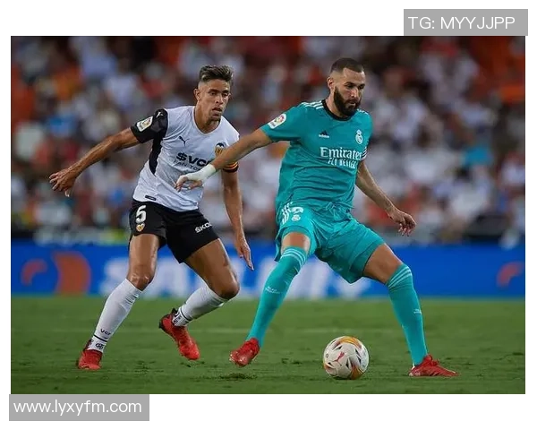 西甲焦点战：拜仁与切尔西战平零比零战术解析引发全场热议