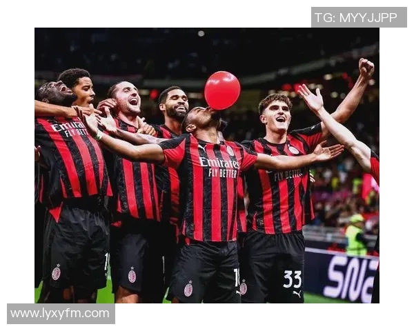 友谊赛精彩对决AC米兰与尤文图斯战成平局引发争议判罚热议