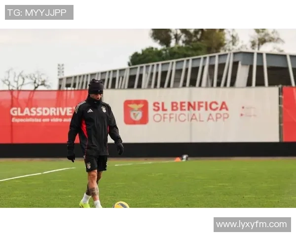 国米与本菲卡友谊赛战平补时进球点燃全场激情