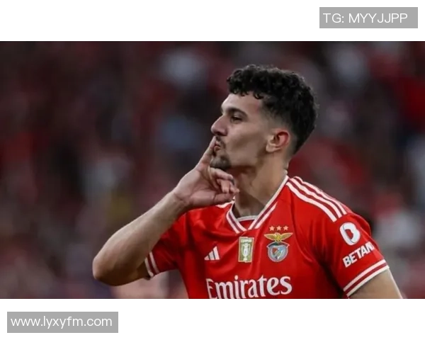 欧冠激战:本菲卡逆转巴黎圣日耳曼乌龙球成比赛转折点精彩集锦 欧冠激战:本菲卡逆转巴黎圣日耳曼乌龙球成比赛转折点精彩集锦