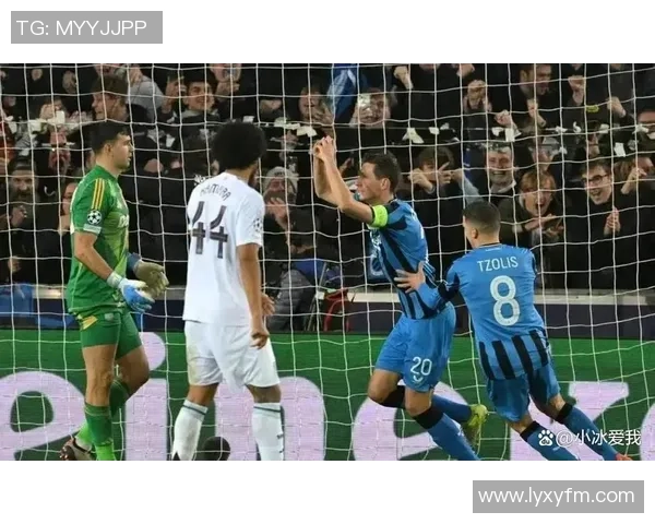 欧冠大战:那不勒斯狂胜里昂五球乌龙球引发争议与全场沸腾 欧冠大战:那不勒斯狂胜里昂五球乌龙球引发争议与全场沸腾