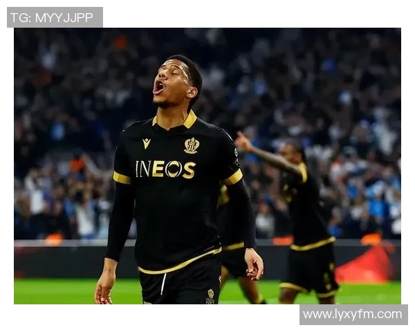 英超激战:那不勒斯凭乌龙球险胜本菲卡全场沸腾 英超激战:那不勒斯凭乌龙球险胜本菲卡全场沸腾