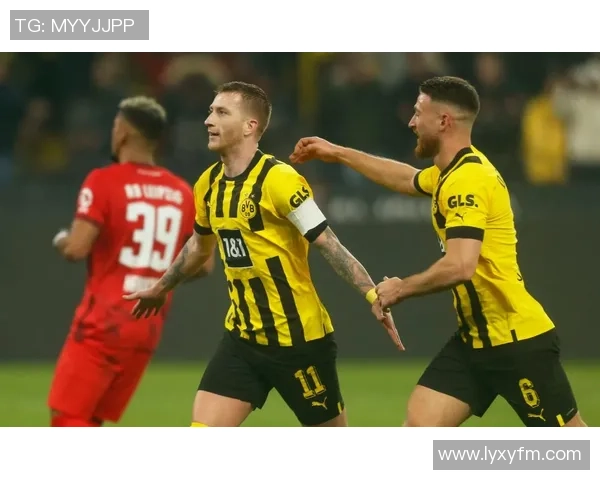 世界杯精彩对决多特蒙德险胜拜仁乌龙球成关键瞬间 世界杯精彩对决多特蒙德险胜拜仁乌龙球成关键瞬间