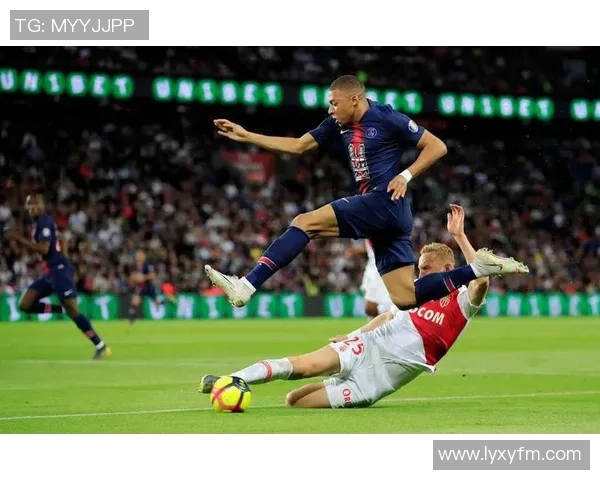 中超激战曼城与马竞平局点球大战精彩瞬间引发全场热潮 中超激战曼城与马竞平局点球大战精彩瞬间引发全场热潮