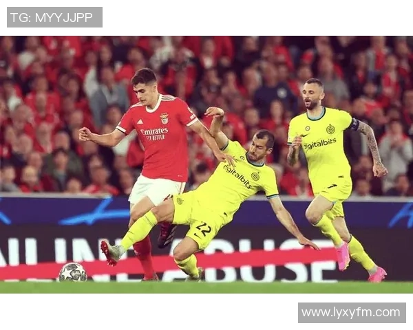 国米友谊赛逆转本菲卡乌龙球成全场焦点引发转会热议 国米友谊赛逆转本菲卡乌龙球成全场焦点引发转会热议