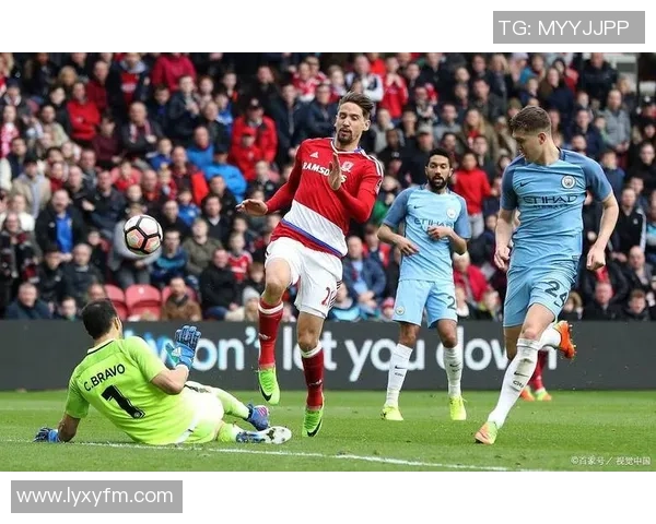 中超精彩对决曼城与莱比锡战成平局绝杀瞬间引发全场热烈反响 中超精彩对决曼城与莱比锡战成平局绝杀瞬间引发全场热烈反响