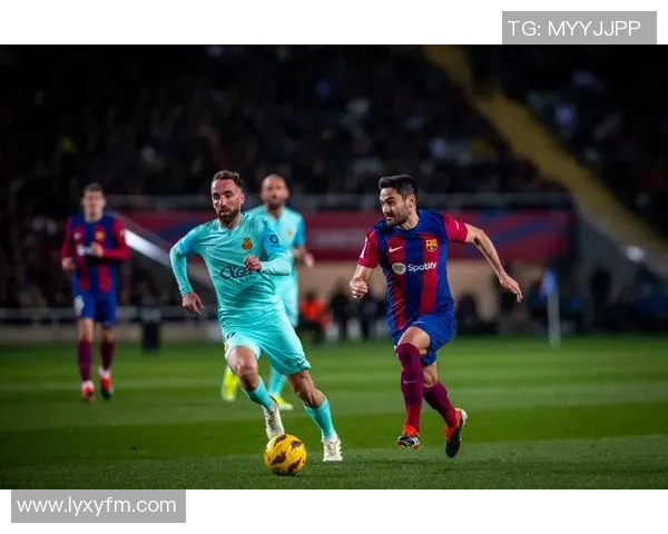 欧冠大战那不勒斯与巴萨激战成平局红牌事件引发全场热议 欧冠大战那不勒斯与巴萨激战成平局红牌事件引发全场热议