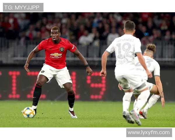 足总杯决赛：皇马狂胜曼联五球大捷引发热议与反思