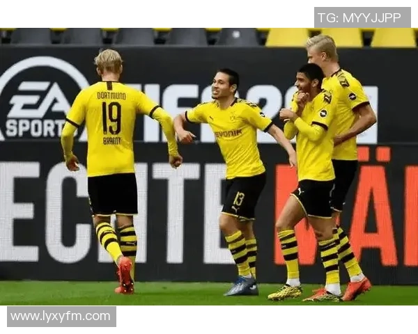 德甲：那不勒斯3-2多特蒙德！帽子戏法瞬间引爆全场赛后点评