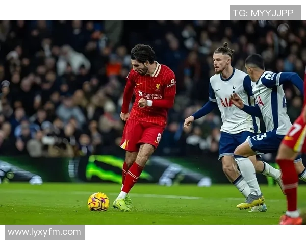 意甲激战：利物浦大胜巴萨四球横扫全场震撼点评