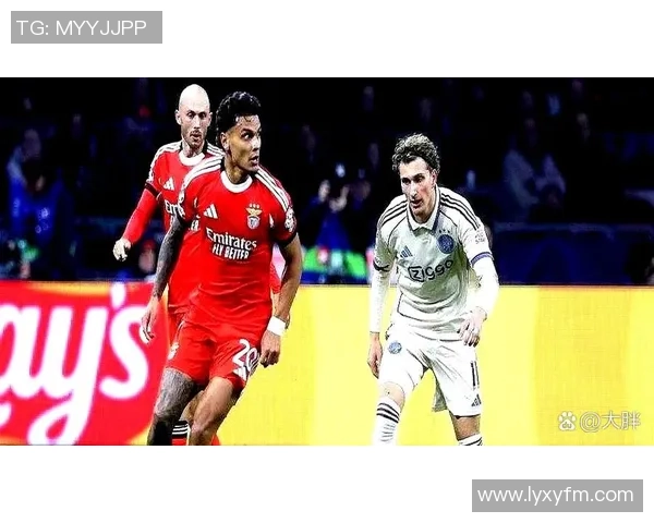 欧联杯精彩对决本菲卡凭乌龙球小胜曼联全场沸腾